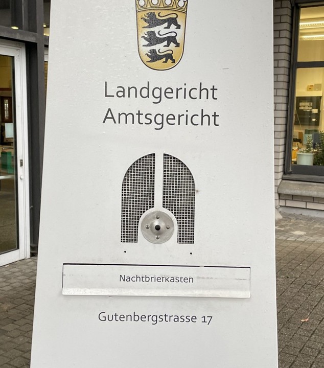 Schild des Landgerichts in Baden-Baden