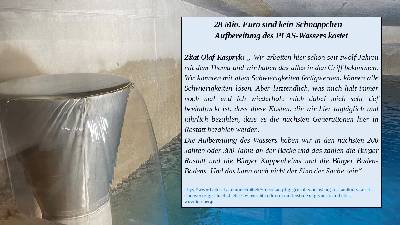 Text und Wasserquelle auf einem Bild